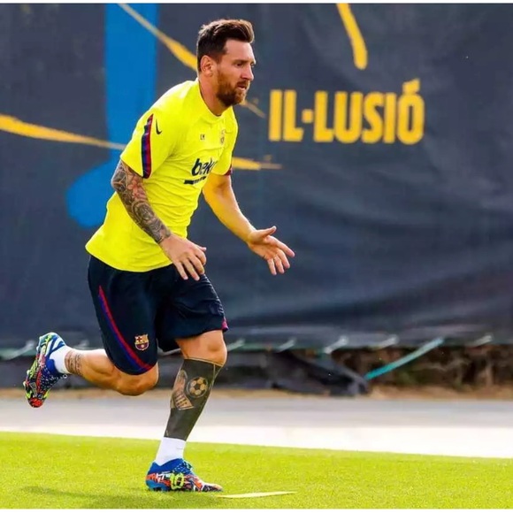 ADIDAS NEMEZIZ MESSI SOCCER CLEATS FUTBAL SOCCER SHOES LIONEL MESSI THE GOAT